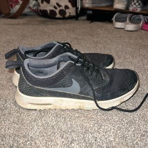 Nike running shoes size 8! Only worn a couple times just need to be cleaned